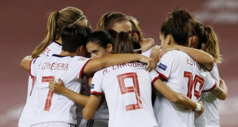 Tres españolas dirigen la victoria de España ante República Checa (4-O)