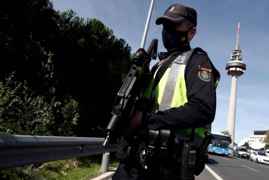 FOTOGRAFÍA. MADRID (ESPAÑA), 05.10.2020. Control policial en el acceso a capital este lunes, 05.10.2020, primer día laborable de las nuevas restricciones . Efe. Efe