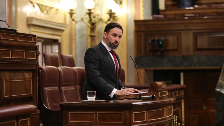 Moción Censura: Abascal lee los nombres de las 800 personas asesinadas por ETA en su réplica a Bildu 