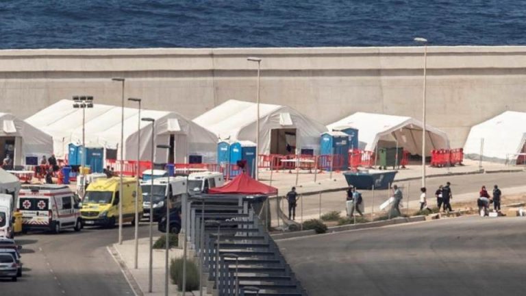 Llegan 218 inmigrantes ilegales magrebíes a Murcia (España) a bordo de 8 pateras