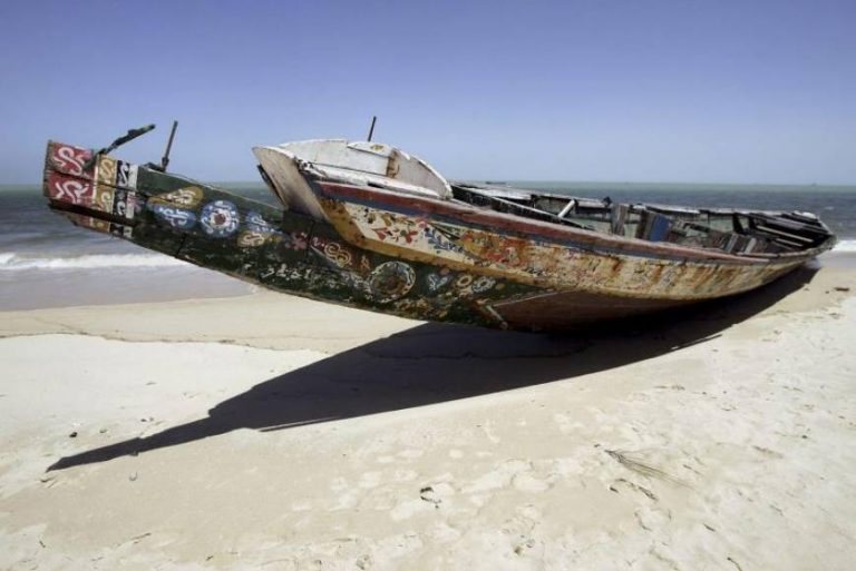 Mueren más de 50 inmigrantes ilegales en un accidente de viaje de Senegal a Canarias (España)