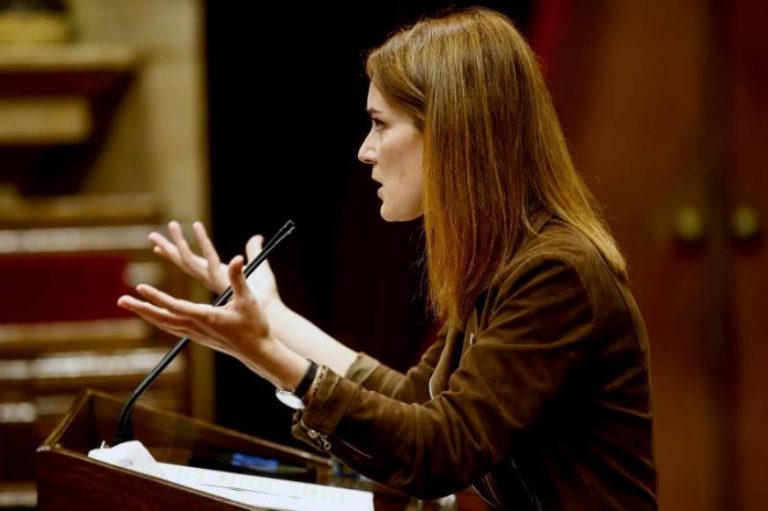 La candidata de Podemos a la Generalidad ofrece un tripartito «ERC, Podemos y ERC» tras el 14F 