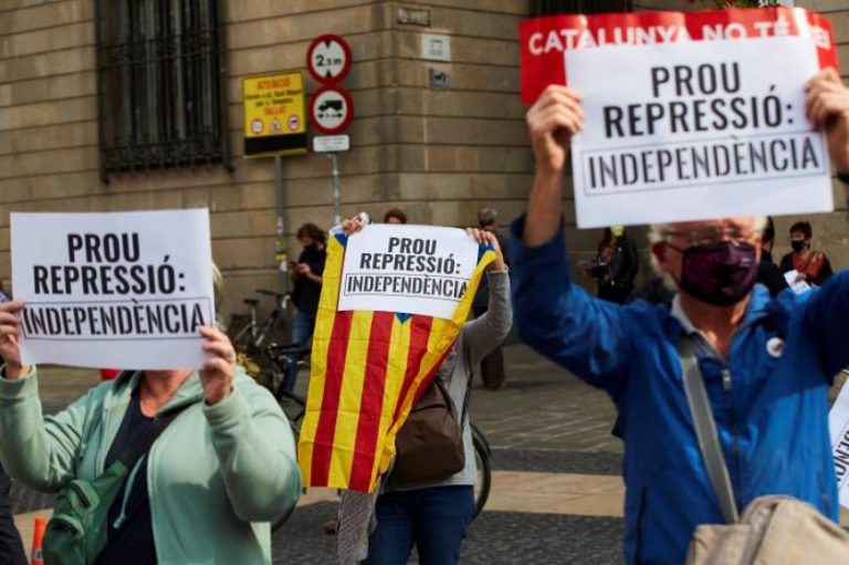 Partido separatistas contra la detención de empresarios que financian los gastos de Puigdemont