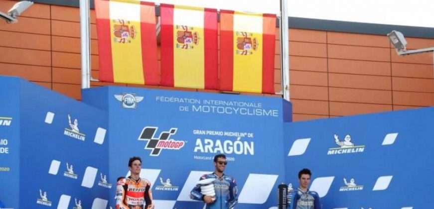 FOTOGRAFÍA. TERUEL (ESPAÑA), 18.10.2020. Los pilotos españoles Alex Márquez (i) (Repsol Honda Team), Alex Rins (c) (Team SUZUKI ECSTAR) y Joan Mir (Team SUZUKI ECSTAR). Efe
