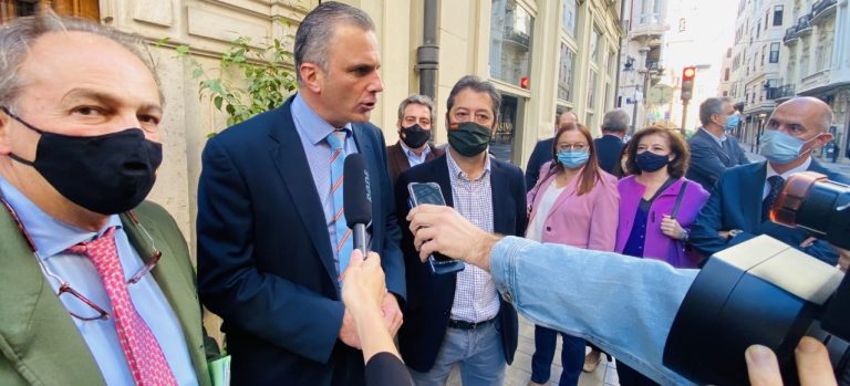 Ortega Smith: «La derechita acobardada se pone del lado de quienes están llevando a España a la ruina»
