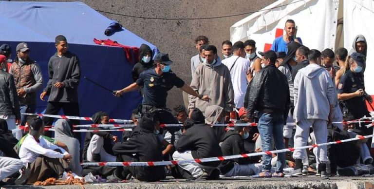 La Justicia española estudia avalar las «devoluciones en caliente» de inmigrantes ilegales 