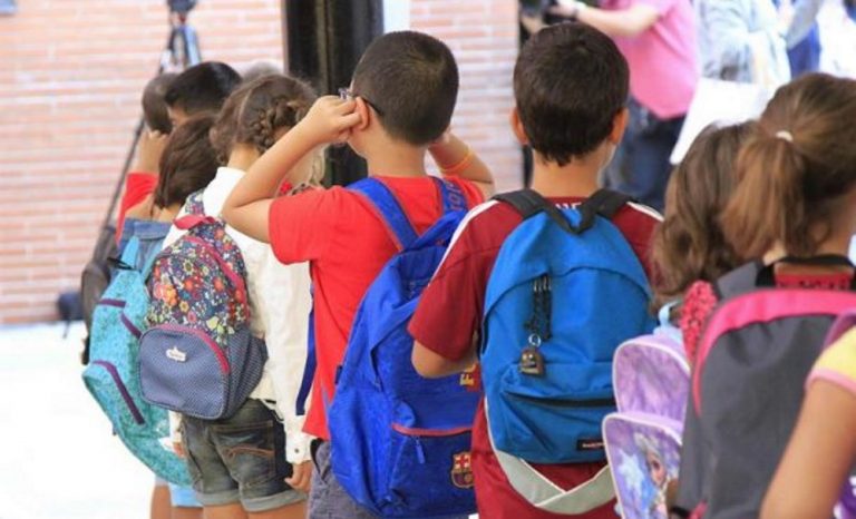 6.012 alumnos dan positivo por covid 19 en días días en Cataluña