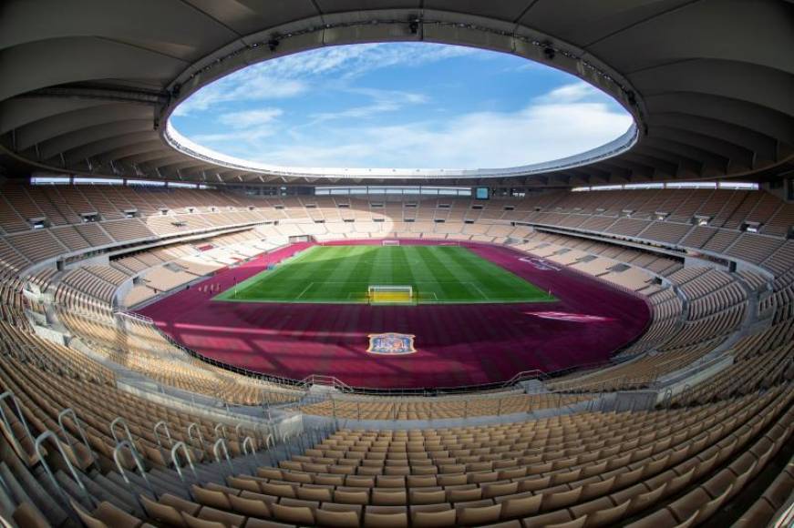 FOTOGRAFÍA. ISLA DE LA CARTUJA (SEVILLA) ESPAÑA, 15.11.2020. Vista del Estadio «La Cartuja» —un recinto deportivo de la ciudad de Sevilla (España). Efe
