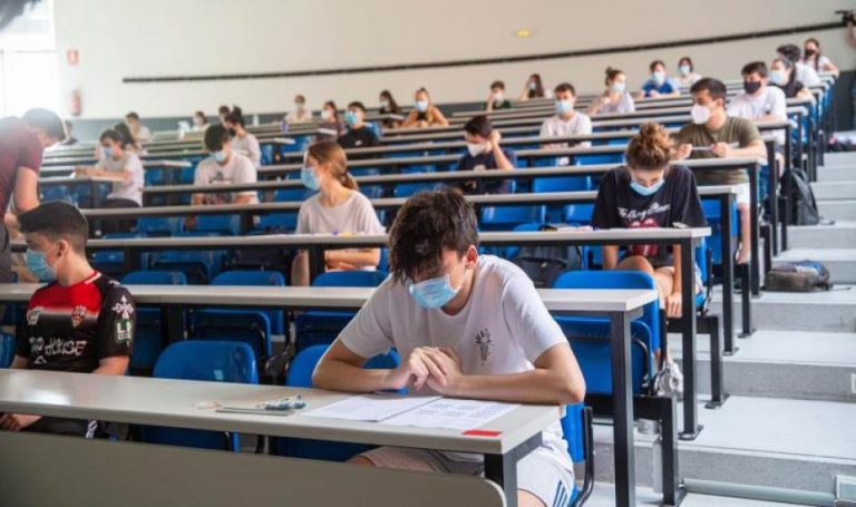 Evaluación del Bachillerato para el Acceso a la Universidad (EBAU) «virtual» en España por covid 19
