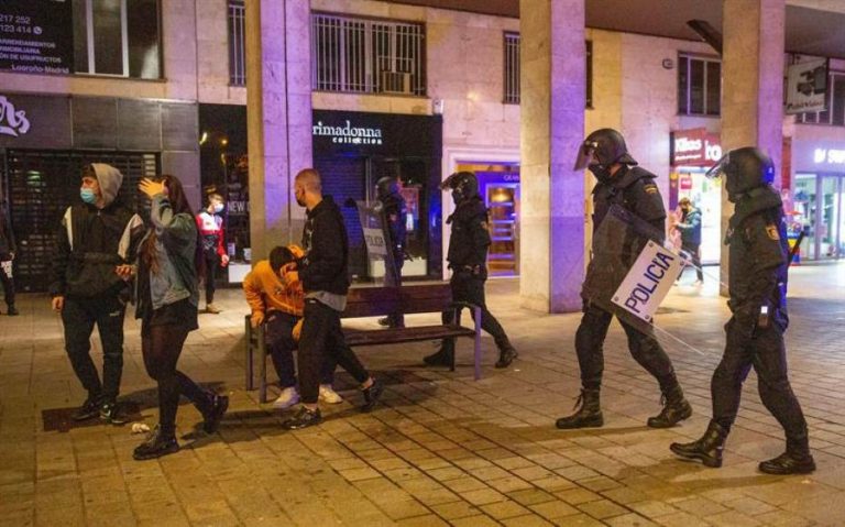 El pueblo se rebela en Logroño contra el estado de alarma de 6 meses de Sánchez e Iglesias