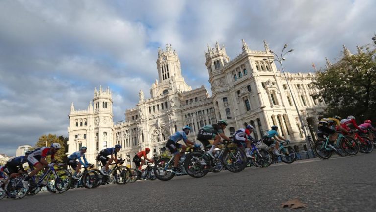 45 de los 150 guardias civiles de la Vuelta Ciclista a España contagiados por covid 19