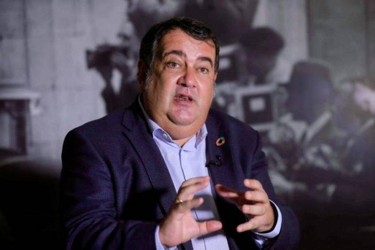 No hay que cerrar los colegios por covid 19 porque «más del 27 % de los niños sufre pobreza en España»