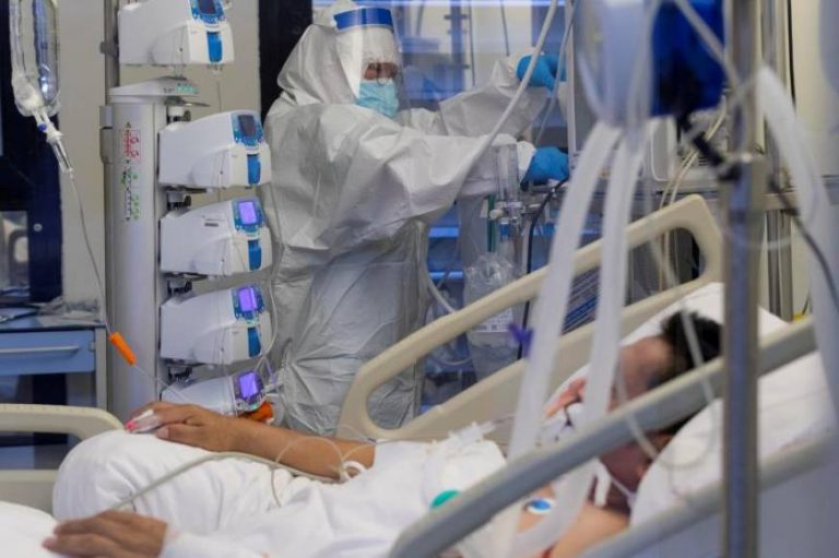 Sanidad notifica 435 muertos por covid 19 en España