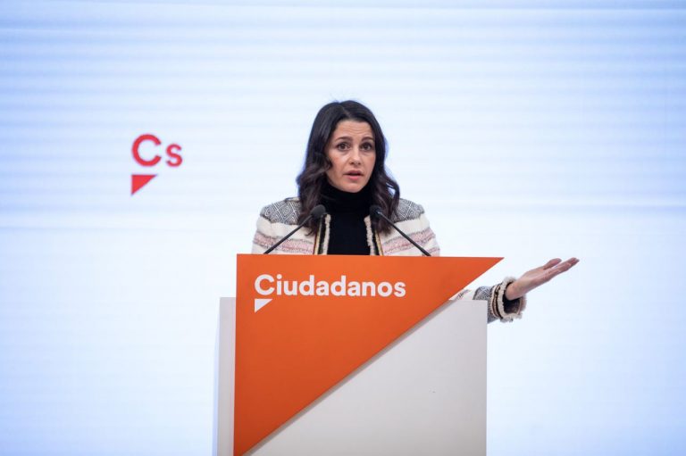 Cs, CUP, ERC, PP y JxCat pactan aplazar el 14F, el PSC considera «ilegal» anuncia impugnación