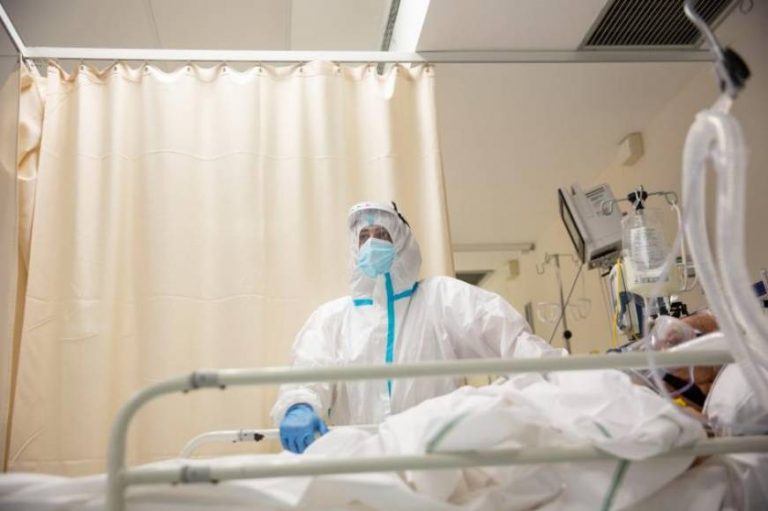 Sanidad notifica 308 muertes por covid 19 en España y 21.371 contagios