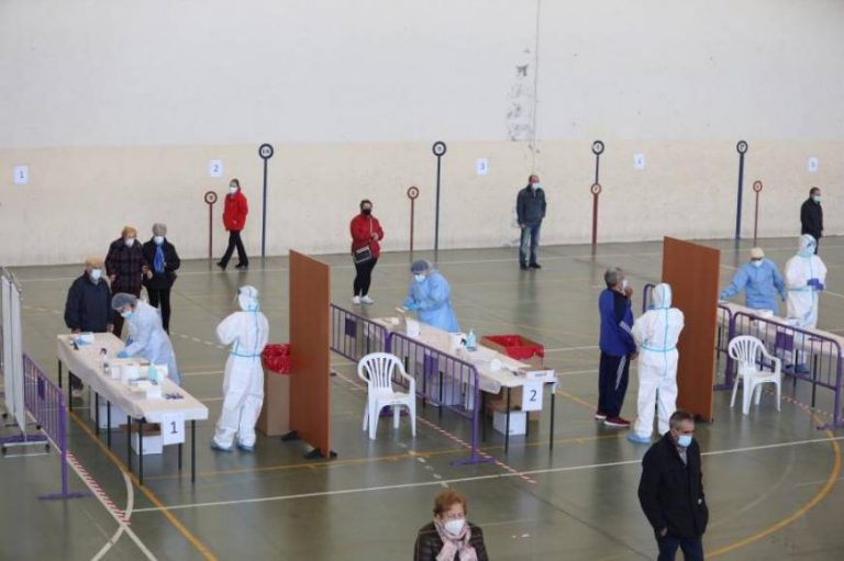 España notifica 401 muertos por covid