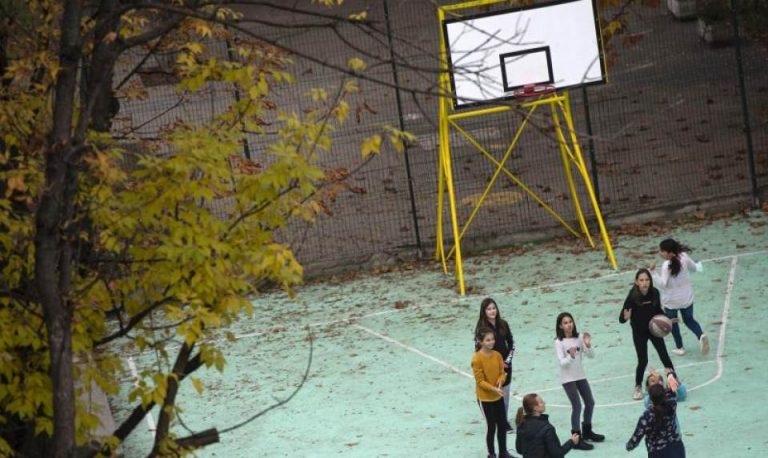 Bulgaria anuncia el cierre de colegios tras notificar 189 muertos por la covid 19