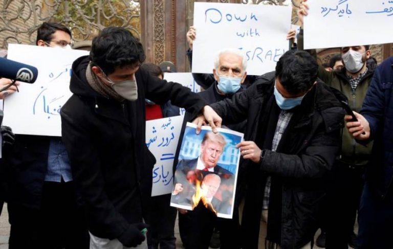 Irán quema Biden y Trump con gritos de «muerte a EEUU» por el asesinato de su científico nuclear