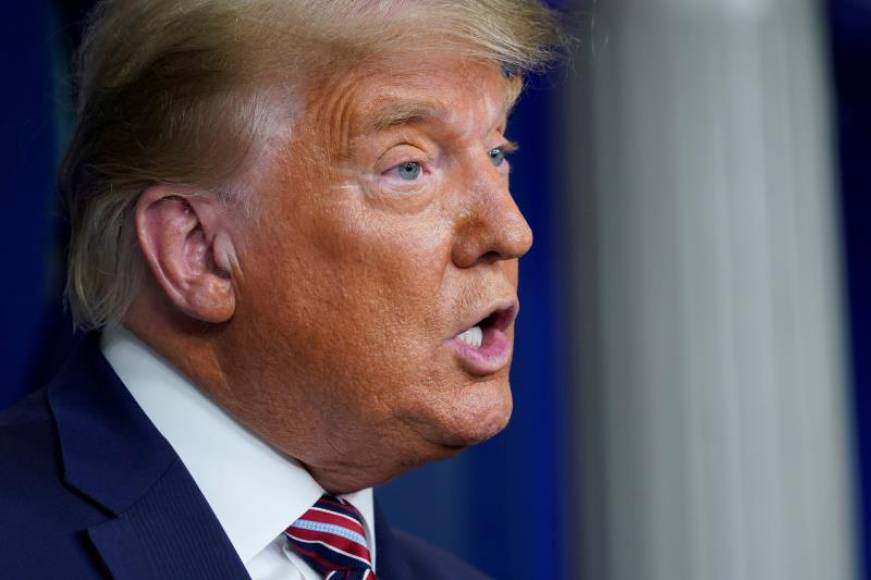 FOTOGRAFÍA. WASHINGTON (EEUU), 05.11.2020. El presidente de Estados Unidos, Donald J. Trump, habla en conferencia de prensa en la Casa Blanca en Washington (EE.UU.), hoy 5. Efe