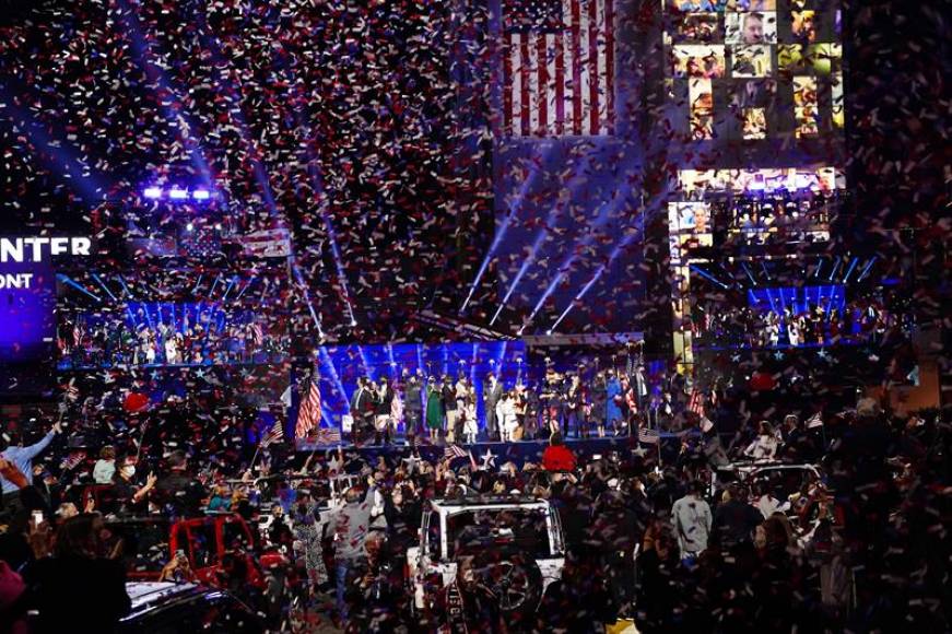 FOTOGRAFÍA. WHASINGTON (EEUU), 07.11.2020. Celebran la victoria del presidente electo de EE.UU., Joe Biden, y la vicepresidenta electa de Estados Unidos, Kamala Harris. Efe