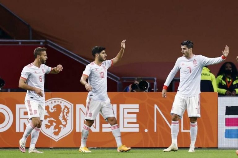 Un despiste de España propició que Países Bajos igualase en Ámsterdam (1-1)