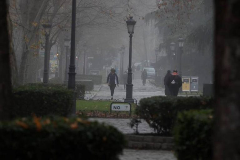 Alerta amarilla por viento fuerte, niebla y fenómenos costeros en España