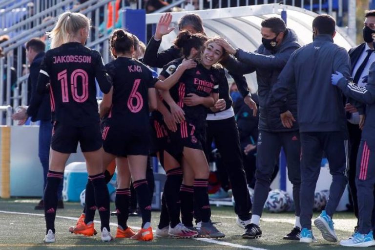 Las chicas del Real Madrid aplastan al Espanyol (1-8)