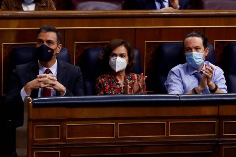 Pablo Iglesias y Pedro Sánchez dan luz verde a la ocupación ilegal de pisos en España