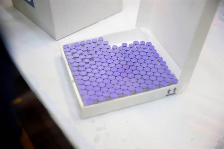 España inicia la vacunación contra el covid 19