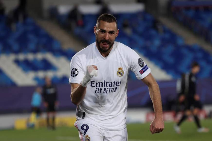 FOTOGRAFÍA. MADRID (ESPAÑA), 09.12.2020. El delantero francés del Real Madrid Karim Benzema celebra su segundo gol, y segundo del equipo ante el Borussia Mönchengladbach. Efe