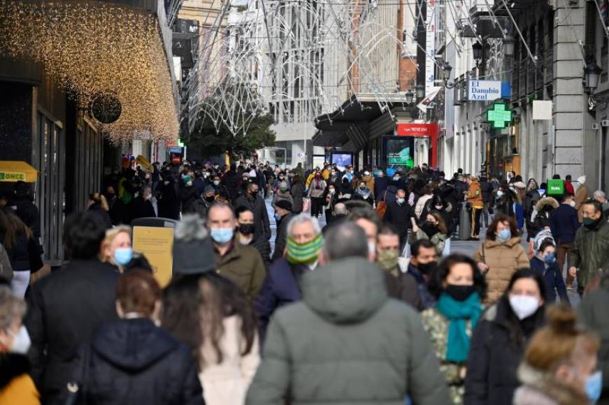 FOTOGRAFÍA. MADRID (ESPAÑA), 17.12.2020. La madrileña calle Preciados. Efe