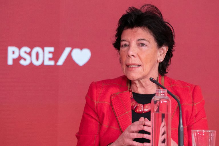 El castellano, privado del estatus legal y real de lengua vehicular