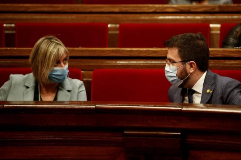 Cataluña frena la desescalada