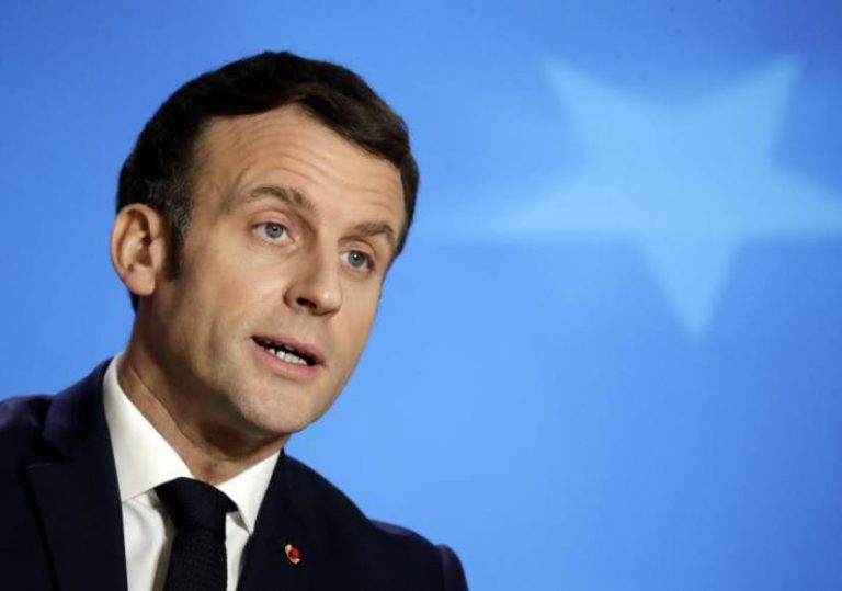 Presidente de Francia Emmanuel Macron: «Sigo con síntomas del covid 19: cansancio, mal de cabeza y tos seca»