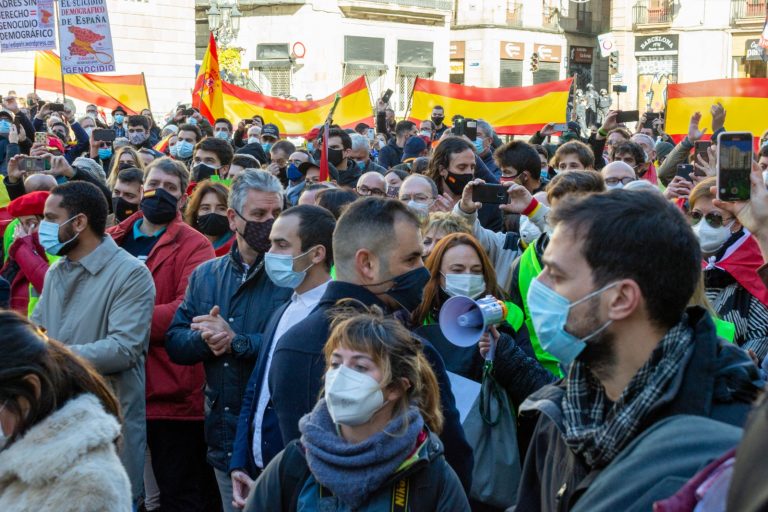 Espinosa: «VOX dirá cosas que jamás se han escuchado en el Parlamento de Cataluña»