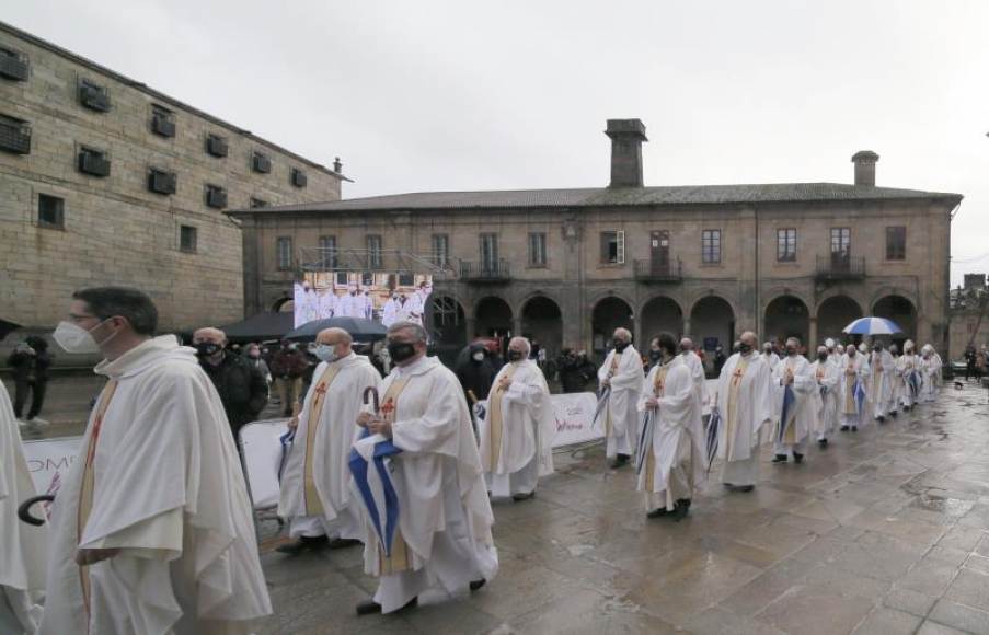 FOTOGRAFÍA. SANTIAGO DE COMPOSTELA (GALICIA) ESPAÑA, 31.12.2020. Ceremonia de apertura de la Puerta Santa de la catedral de Santiago para dar paso al Año Jubilar y al Jacobeo 21. Efe