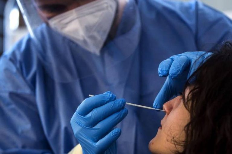 España notifica 214 por covid