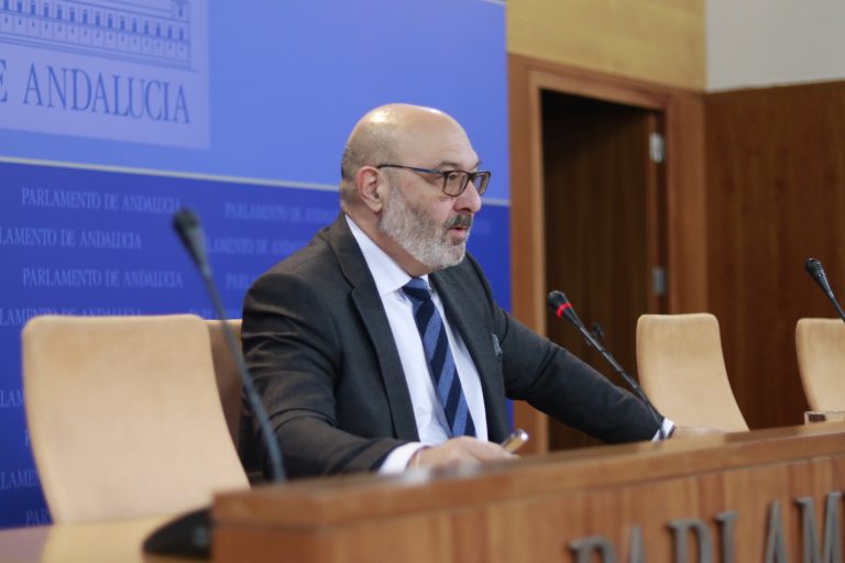 «VOX comparte el enfado y la indignación de la hostelería» con el Gobierno de Cs y PP en Andalucía