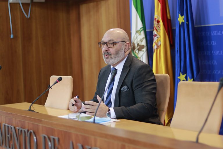 Hernández traslada a Moreno el «sectarismo» de los sindicatos de Canal Sur contra VOX