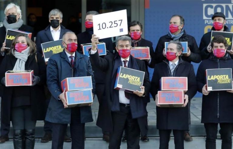 Elecciones FC Barcelona: Laporta entrega 10.257 firmas