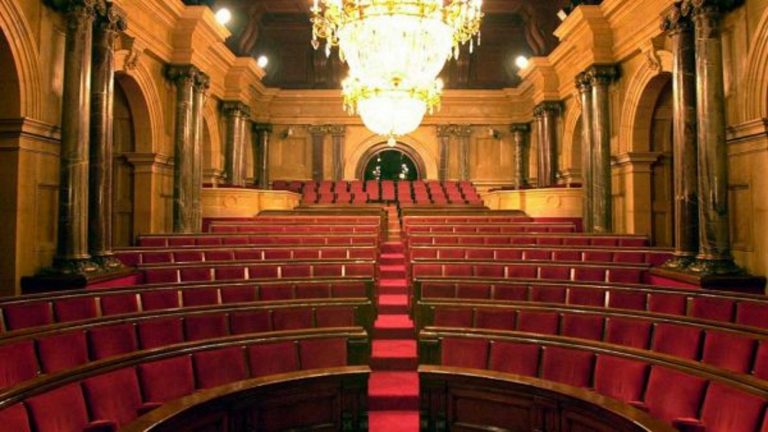 Illa (PSOE) anuncia su intención de postularse para la investidura mientras ERC, CUP y JxCAT piden esperar hasta «el último suspiro»