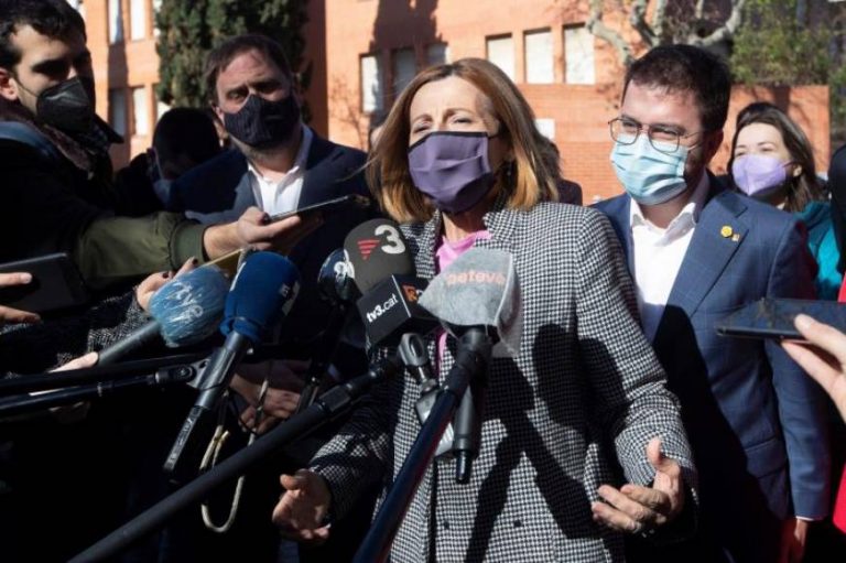 La golpista Forcadell sale de prisión tras decretar la Generalidad otra semilibertad para sus delincuentes