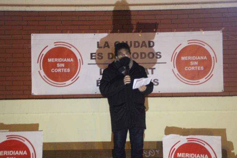 Los vecinos protestan contra los 319 cortes de la Meridiana por grupos separatistas