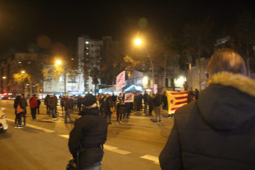 FOTOGRAFÍA. Barcelona (España), viernes 15 de febrero de 2021. FOTOGRAFÍA. AVENIDA MERIDIANA DE BARCELONA (BARCELONA) ESPAÑA, 15.01.2021. Varios vecinos de la Avenida Meridiana. Ñ pueblo (6)