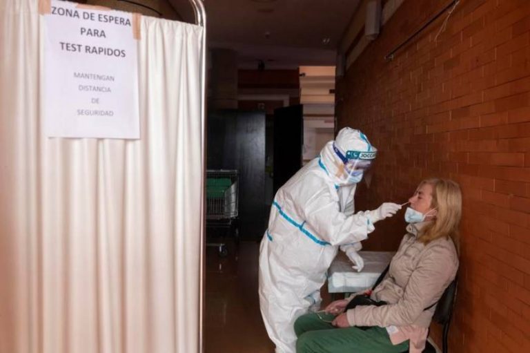 La pandemia de coronavirus aminora su velocidad de transmisión en España