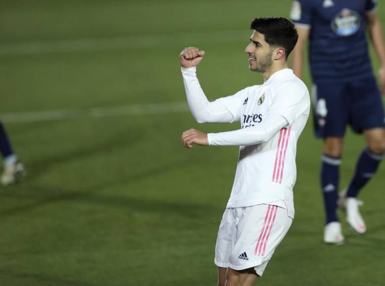 FOTOGRAFÍA. MADRID (ESPAÑA), 02.01.2021. El centrocampista del Real Madrid, Marco Asensio, celebra el segundo gol del equipo madridista. Efe