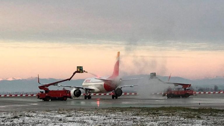 Aeropuerto de Madrid paraliza su actividad por el temporal