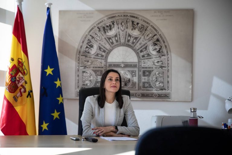 Arrimadas pide «confinar» a España