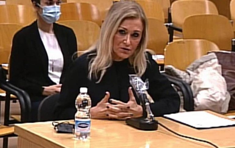 La procesada Cristina Cifuentes (PP): Realmente no defendí mi máster sino que lo entregué «muy informal»