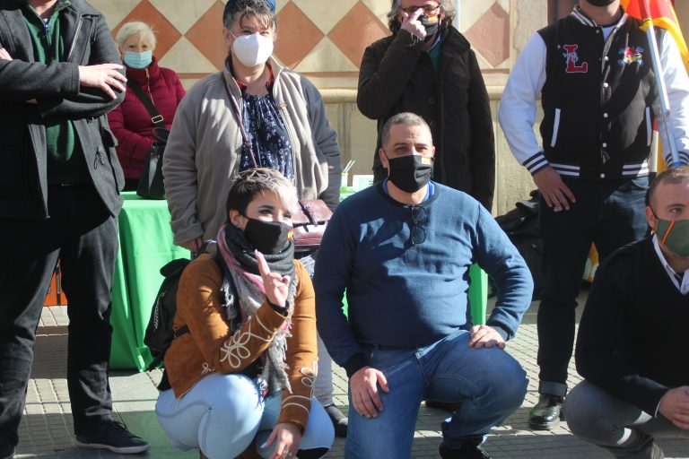 Vídeo carpa VOX en Molins de Rey con fuertes medidas de seguridad de los Mozos 
